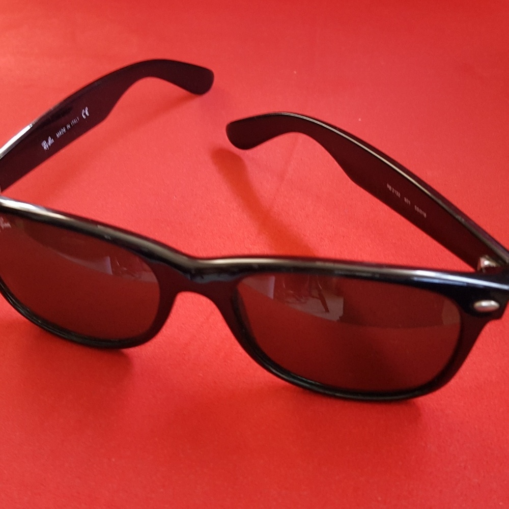 RayBan Sunglasses never worn. - Picture 3 of 3